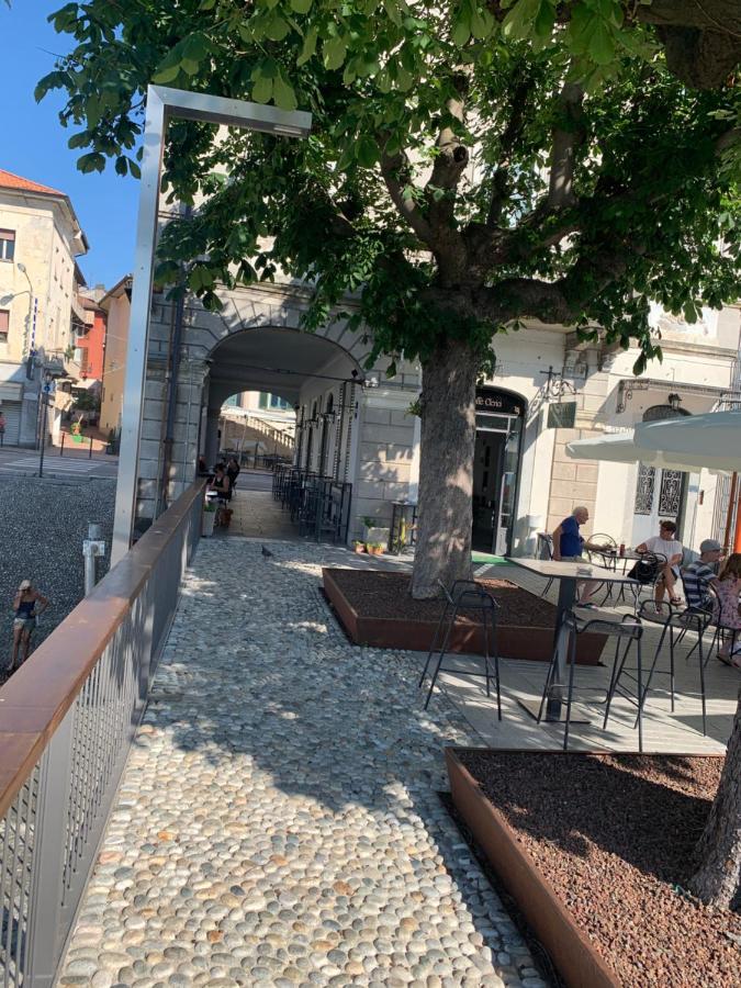Apartmán Palazzo Clerici Luino Exteriér fotografie